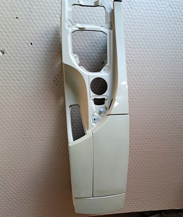 TUNNEL CENTRAL ARMREST LEATHER BEIGE COLOR BMW E60 E61 photo 1 - milautoparts-fr.ukrlive.com