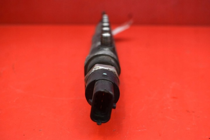 MOULURE INJECTION 8658252 VOLVO S70 V70 2 II 2.4 D5 163 KM 00-05