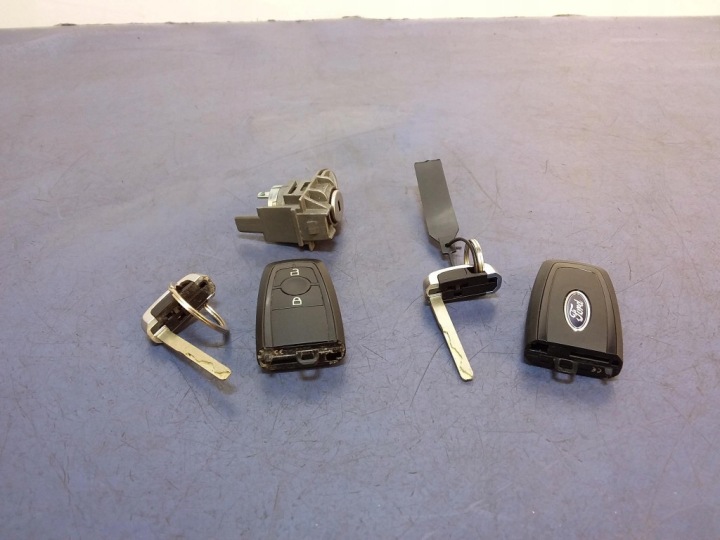FORD ECOSPORT MK2 LIFT CLÉ TÉLÉCOMMANDE SEMELLE SERRURE HC3T-15K601-DB