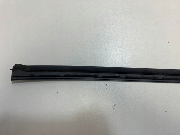 BMW X5 G05 2020 AVANT CÔTÉ GAUCHE MOULURE PARE-BRISE AVANT