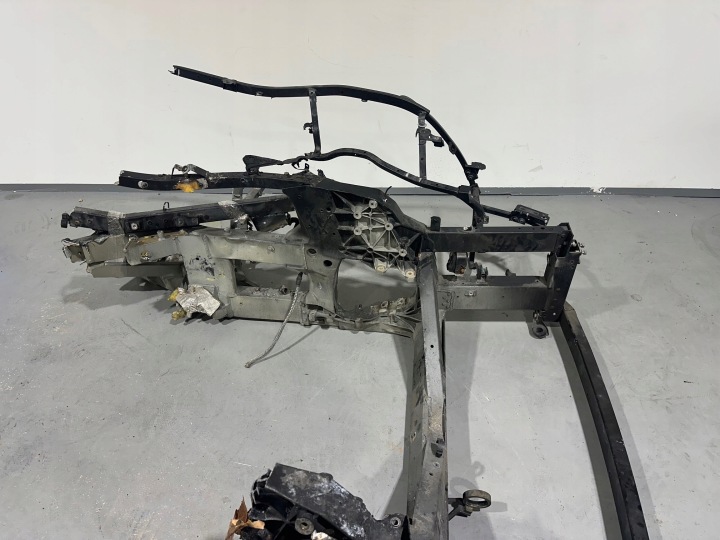 FERRARI 812 CHÂSSIS AVANT POUTRE COURROIE GAUCHE CÔTÉ AVANT SUBFRAME