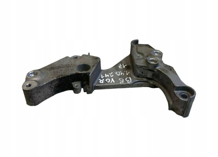 GAUCHE POIGNÉE MOTEUR VW PASSAT B8 (3G2) 04E199275E 1.4L 2020