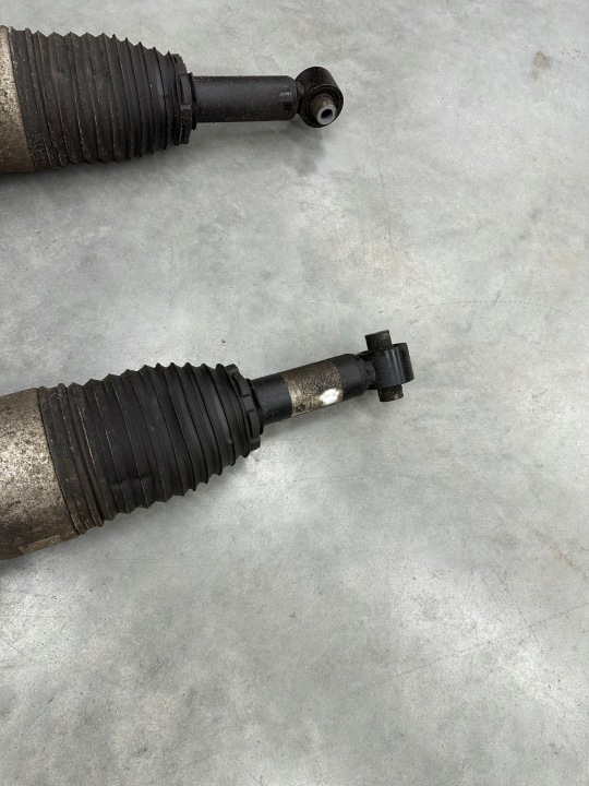 AMORTISSEUR PNEUMATIQUE BMW G30 G31 LIFT GAUCHE DROIT AVANT 6897849 6897850