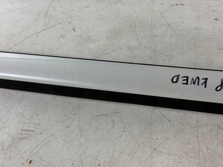 MOULURE VITRES DROITE BLANCHE KWED CITROEN DS5 9687247980
