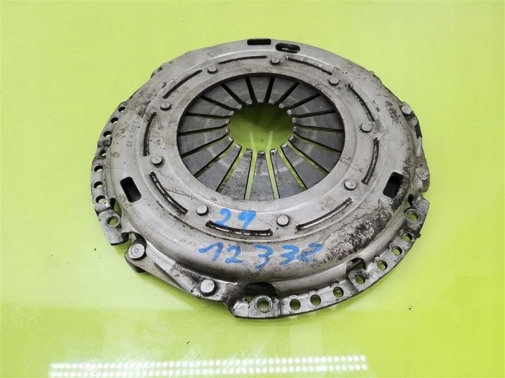EMBRAYAGE COMPLET VW PASSAT B6 2005-2010 2,0 TDI 1878005146 3082000396