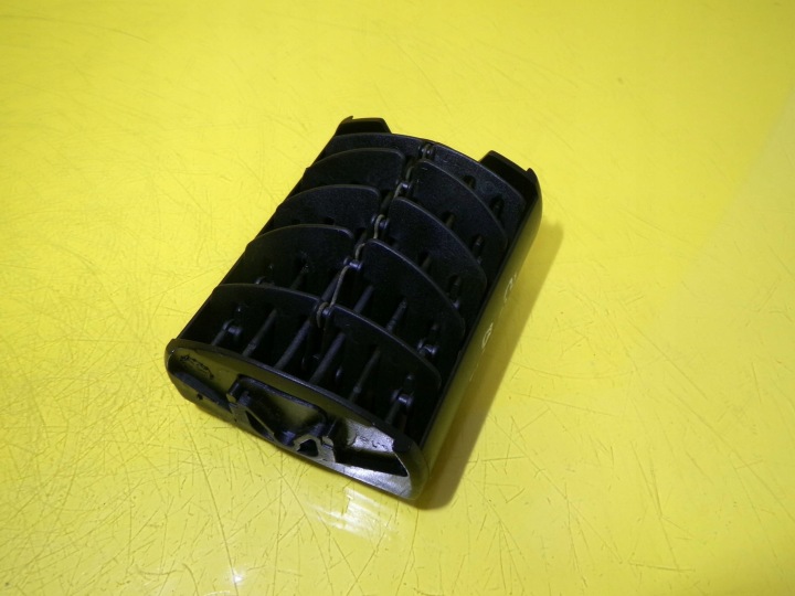 LATÉRALE GRILLE CONDUIT D'AIR AUDI 80 B4 893820971 NR1056