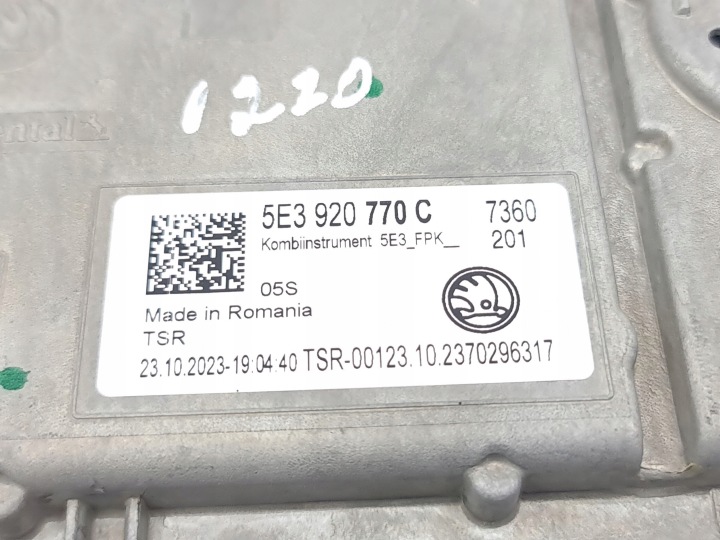 SKODA OCTAVIA MK4 2024 COMPTEUR COMPTEUR DE VITESSE