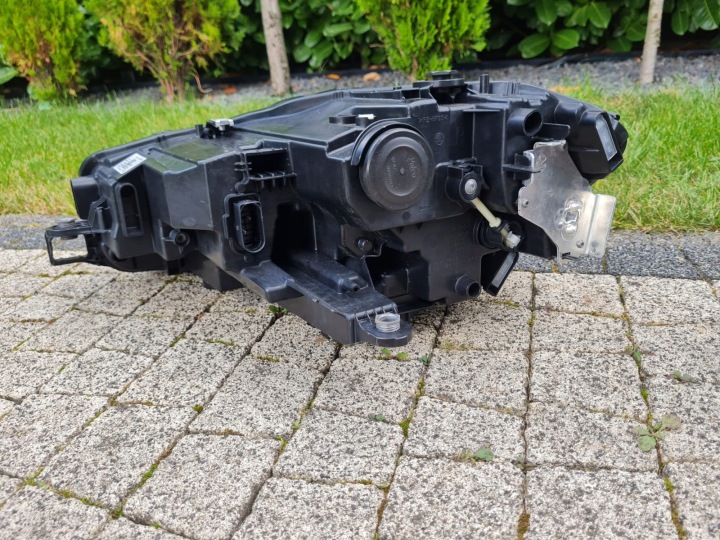 SKODA SUPERB IV 4 COMPLET PHARES COMPLET LED BASE ECO LED 3P1941015 3P1941016