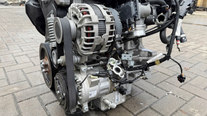 COMPLET MOTEUR VOLVO XC40 2.0 ESSENCE B4204T47 SEULEMENT 5 MILLE KM COMME NEUF