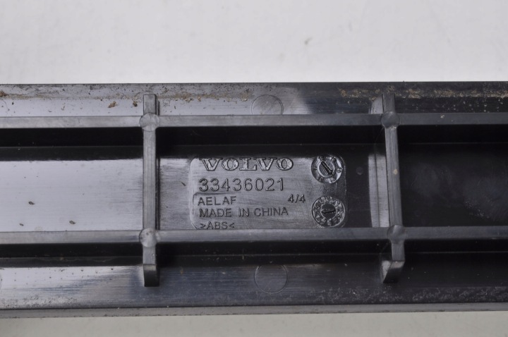 VOLVO XC60 II REVÊTEMENT MOULURE DÉCORATIVE SEUIL AVANT 33436021
