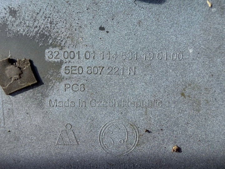 PARE-CHOCS AVANT SKODA OCTAVIA III LIFT 5E0807221N