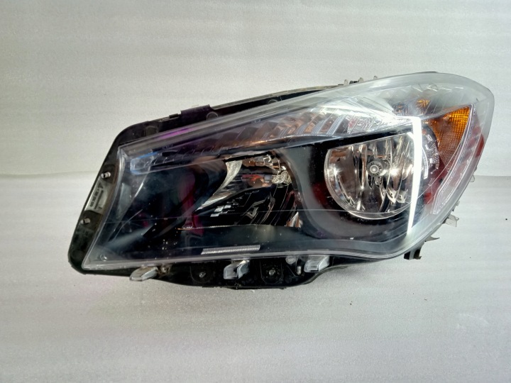MERCEDES CLA W117 1.C CGI 2019R PHARES AVANT UK A1178200661 A1178200561