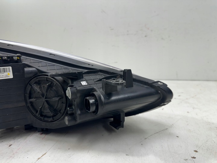 PHARE GAUCHE AVANT HYUNDAI I30 2 II 2011- DOSWIETLENIE 92101-A6000
