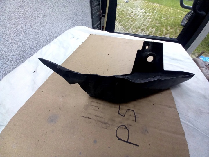 YAMAHA MT09 PLASTIQUE QUEUE