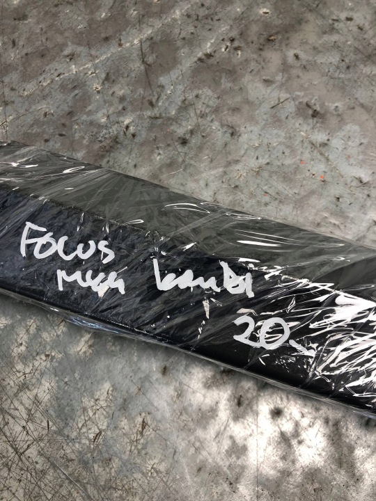 BARRES DE TOIT TOITS FORD FOCUS MK4 UNIVERSEL JX7B-N550A62-AE JX7B-N550A63-AE