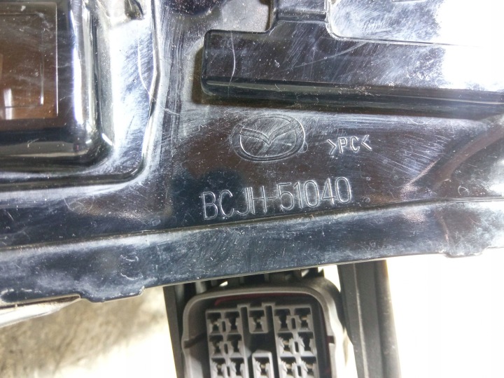 MAZDA 3 IV BP PROJECTEUR PHARE GAUCHE AVANT AVANT GAUCHE OE BCJH51040