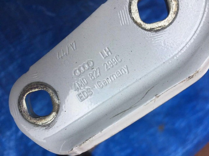 AUDI Q7 4M CHARNIÈRE CHARNIÈRES COUVERCLES DE COFFRE ARRIÈRE DROIT GAUCHE 4M0827300C 4M0827299C