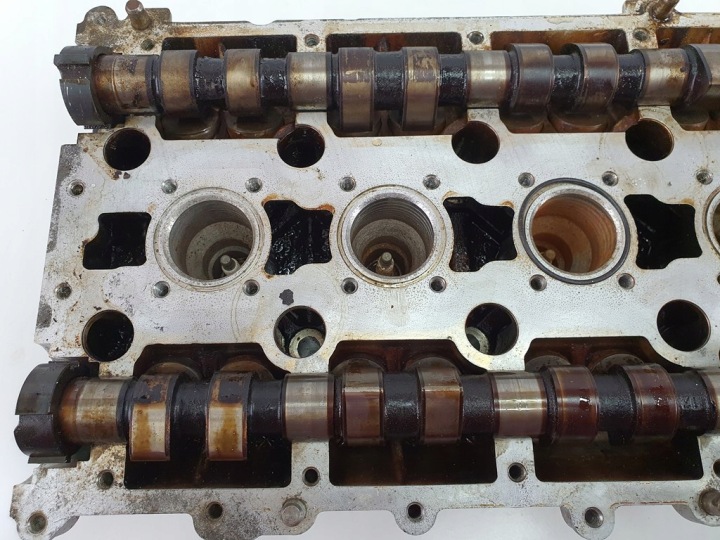 CULASSE MOTEUR VOLVO FORD 2.5 T 8642289007