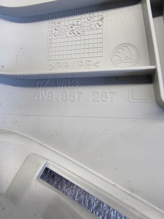 PROTECTION GARNITURE MONTANTS GAUCHE SKODA FABIA III