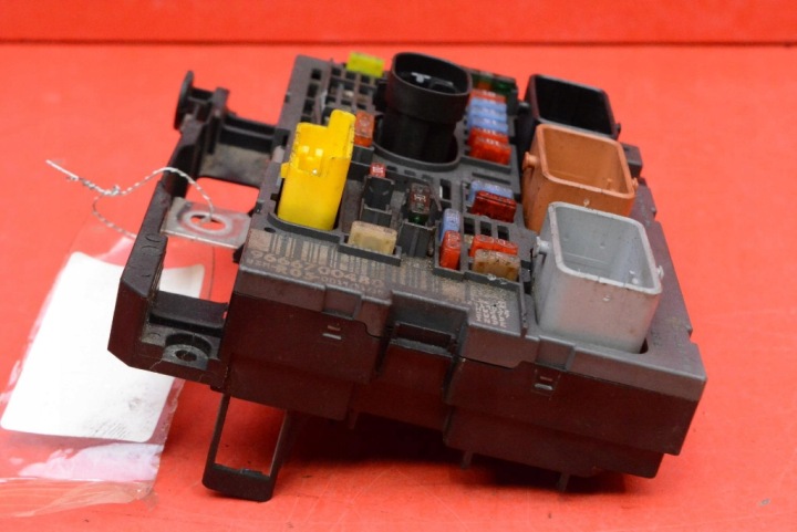 BOÎTE FUSIBLES BSM 9666700480 PEUGEOT 308 1 I T7 1.6 HDI 109 KM