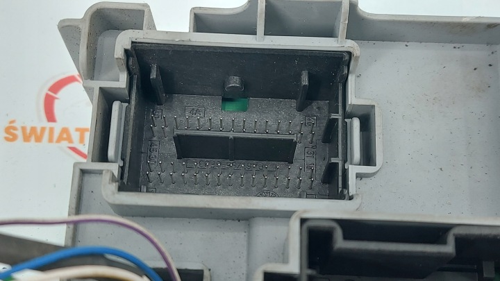 FORD FIESTA KA II 1.2 13R BOÎTE MODULE FUSIBLE 00518735520