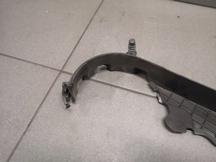 PROTECTION COURROIE POMPES AUDI A8 D3 4.2 TDI 057109093H