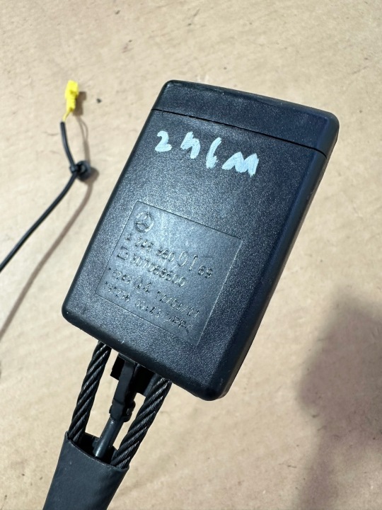 AGRAFE COURROIE COURROIES AVANT AVANT DROITE GAUCHE MERCEDES B CLASSE W246 M