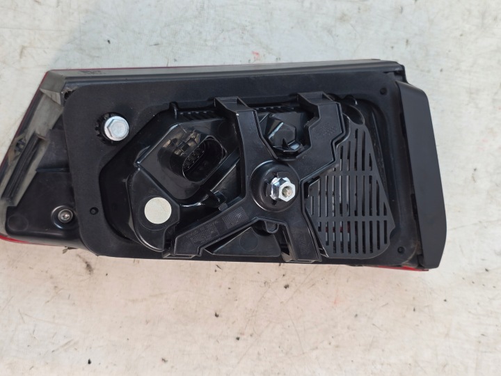 AUDI A6 C7 4G LIFT 15-18 AVANT PHARE DROITE ARRIÈRE DANS COUVERCLE DE COFFRE LED 4G4G9945094F