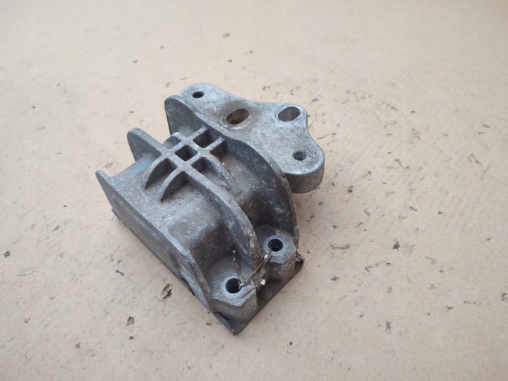 AVANT COUSSIN MOTEUR FORD TRANSIT CUSTOM G3160266