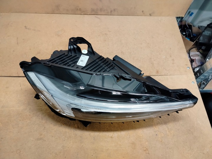 VOLVO XC60 II LIFT COMPLET LED PHARE DROITE GAUCHE