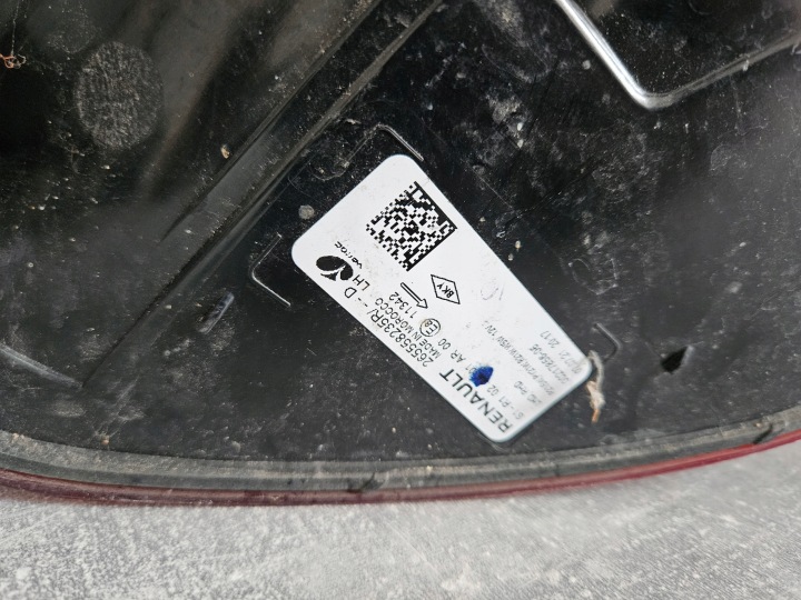 PHARE GAUCHE ARRIÈRE DACIA SANDERO III 265558235R