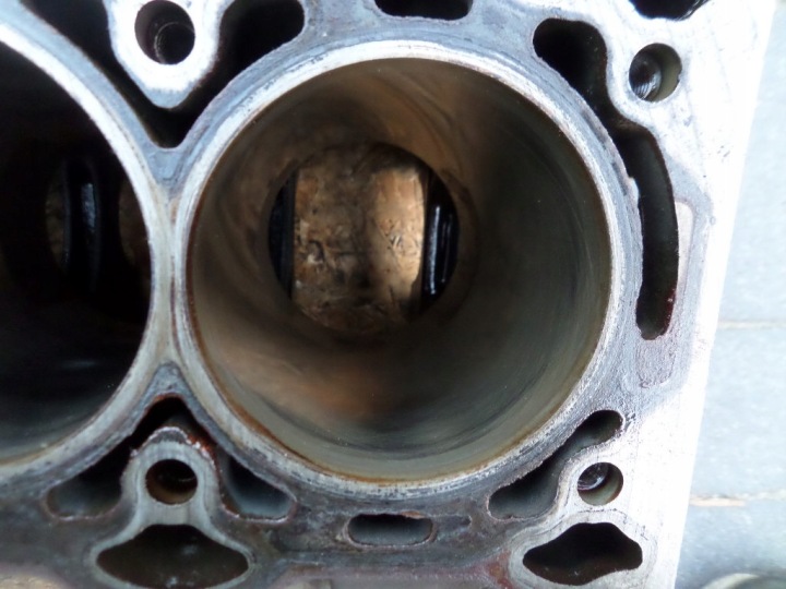 BLOC PISTONS MOTEUR POTEAU BAS OPEL CORSA B C 1.2 16V Z12XE