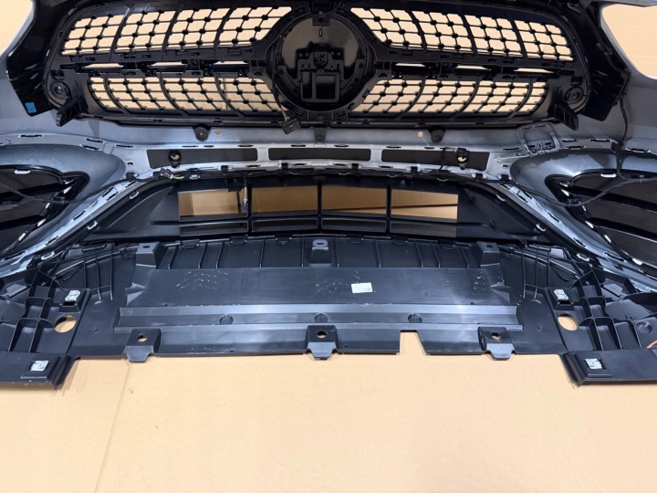 PARE-CHOCS AVANT AVANT MERCEDES GLA II AMG LIFT 23-26R H247 W247 DANS COULEUR