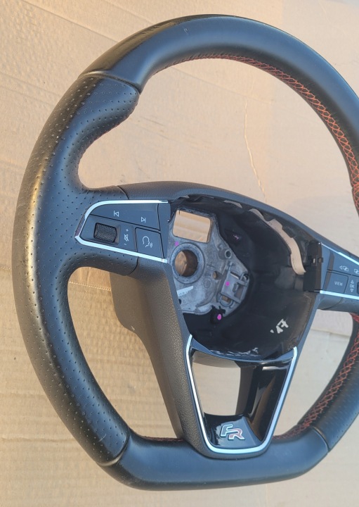 SEAT LEON III 3 5F0 FR VOLANT CUIR