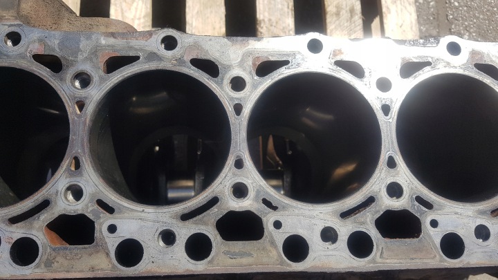 POTEAU MOTEUR BLOC ARBRE DAF 45 55 LF EURO 5 220 250 KM 6,7L.