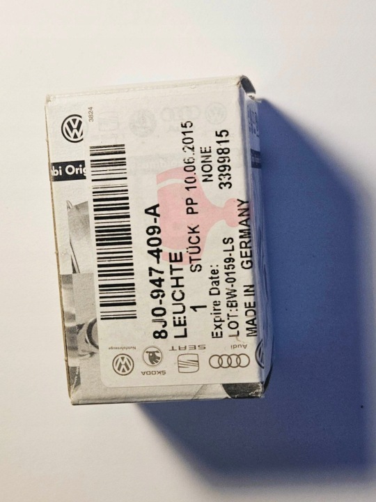 AMPOULE COUVERCLES DE COFFRE VAG OE 8J0947409A