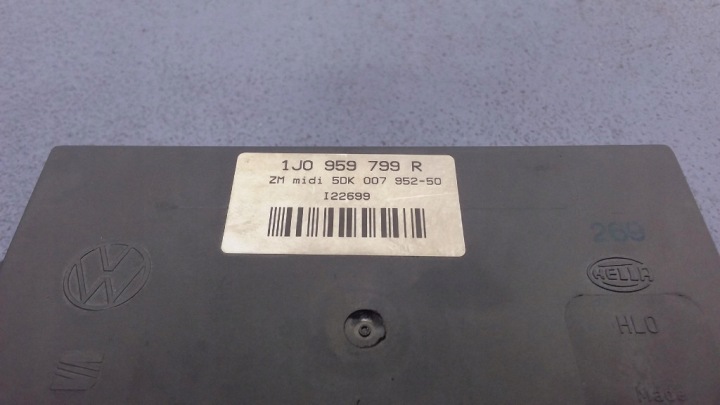 VW PASSAT B5 MODULE CONTRÔLEUR CONFORT 1J0959799R
