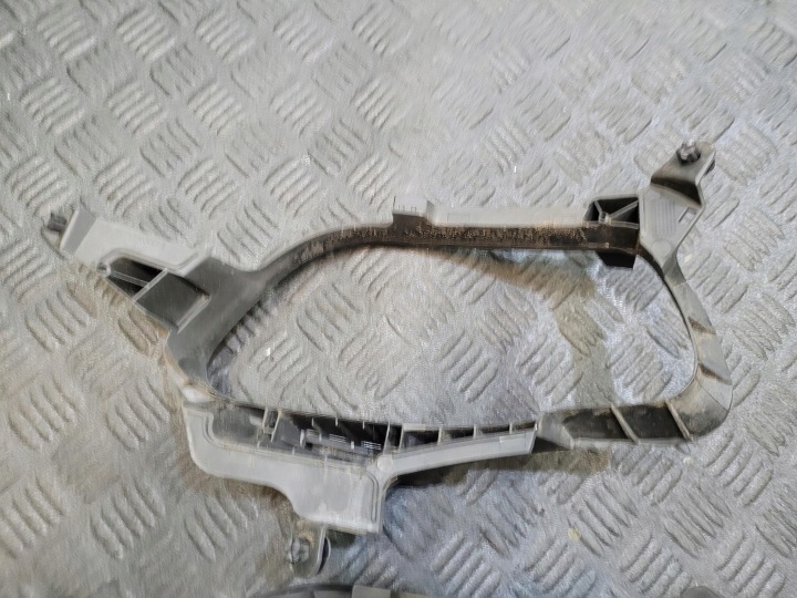 PROTECTION PHARES GLISSIÈRE PHARES AVANT GAUCHE 6002TN0023 JEEP CHEROKEE V KL