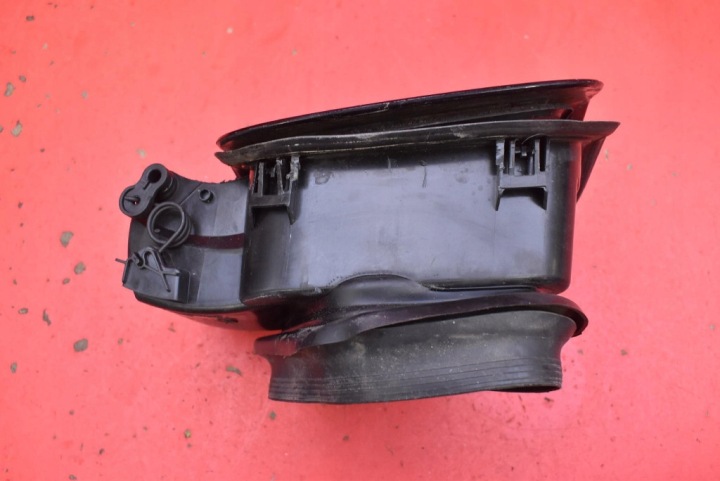 CLAPET GOULOTTE DE REMPLISSAGE CARBURANTS AGATE NOIR METALLIC JX7B-A27936-AE FORD FOCUS MK4 ST