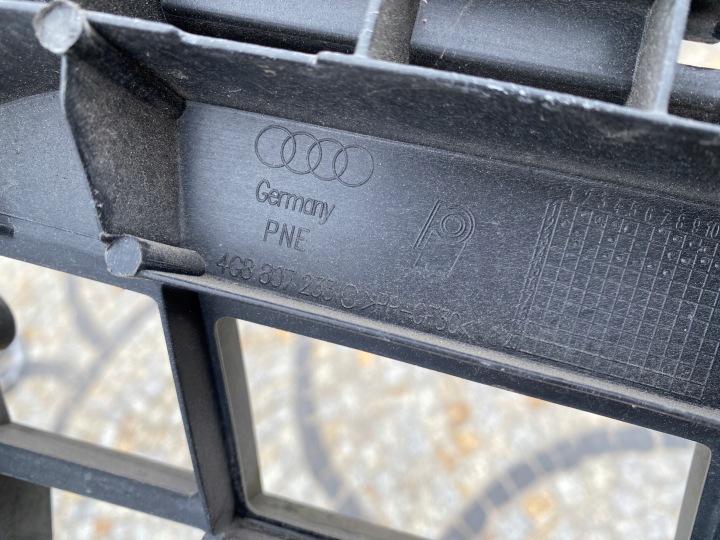AUDI A7 4G8 RENFORCEMENT FIXATION GRILLE 4G8807233C ORIGINAL