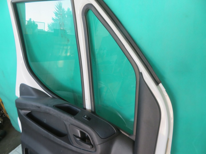 PORTES GAUCHE AVANT IVECO DAILY