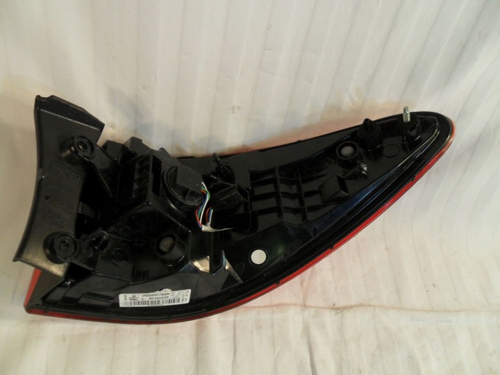 PHARE ARRIÈRE GAUCHE RENAULT KADJAR LED