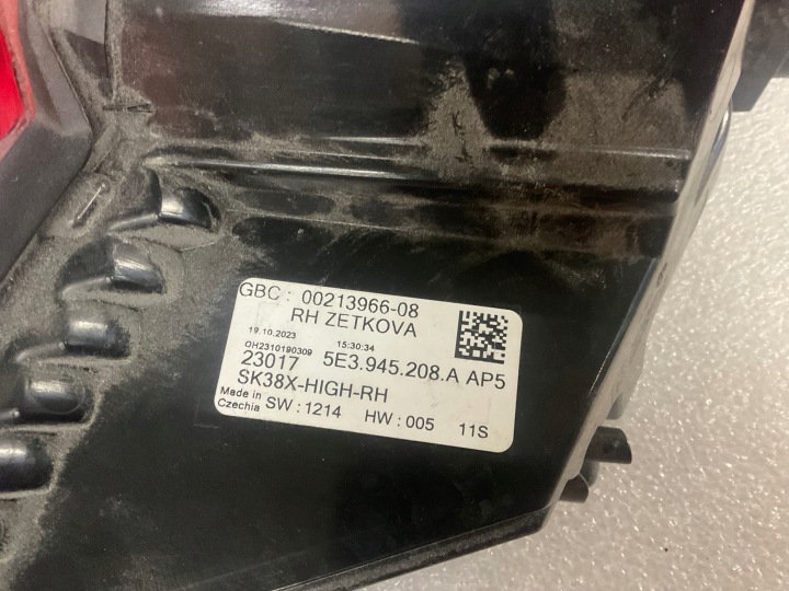PHARE DROITE ARRIÈRE ARRIÈRE 5E3945208A SKODA OCTAVIA 4 IV UNIVERSEL 19-24