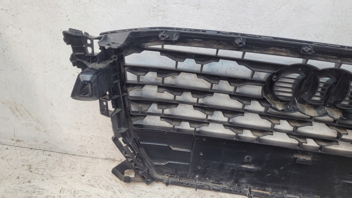 AUDI Q2 81A SOMBRE GRILLE CALANDRE AVANT 81A853651