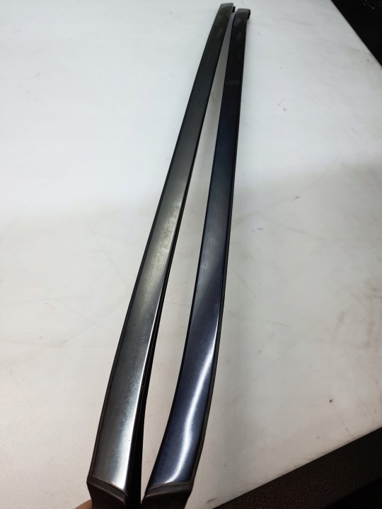 MOULURE BAGUETTES PARE-BRISE DROITE GAUCHE MERCEDES CLK W209 2096980298