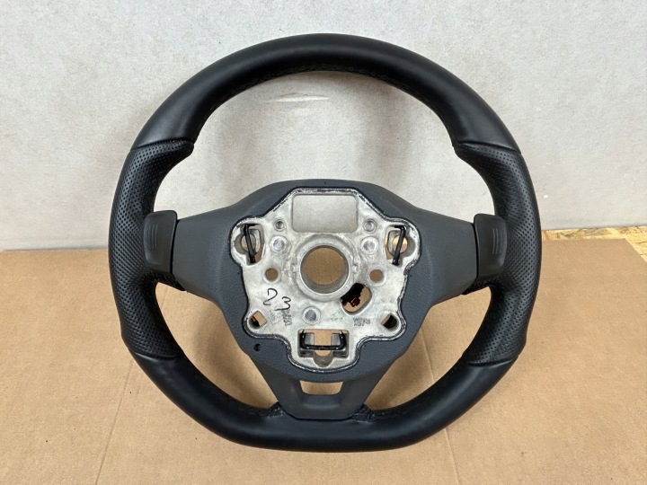 VW GOLF VIII CUIR VOLANT MULTIFONCTION