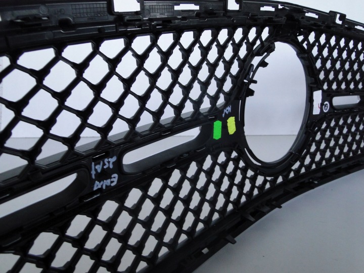 MERCEDES GRILLE AMG CALANDRE RADIATEUR GLC 254 X254 C254