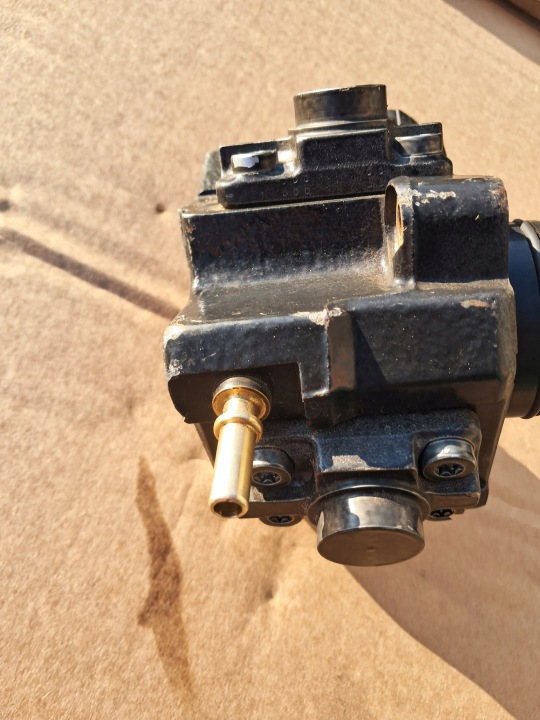 POMPE INJECTION 167005114R RENAULT TRAFIC III X-TRAIL ESPACE NEUF