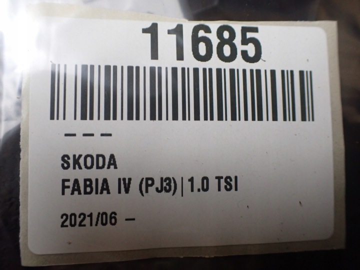 COLLECTEUR PORTES DROIT AVANT SKODA FABIA IV 1.0 TSI 2023R 11685