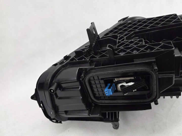 MERCEDES B-KLASA II W247 PHARE AVANT GAUCHE COMPLET LED MULTIBEAM EUROPE A2479068305
